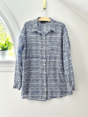 KikiSol Striped Boyfriend Shirt Medium Blue White Textured Cotton Button Up Top